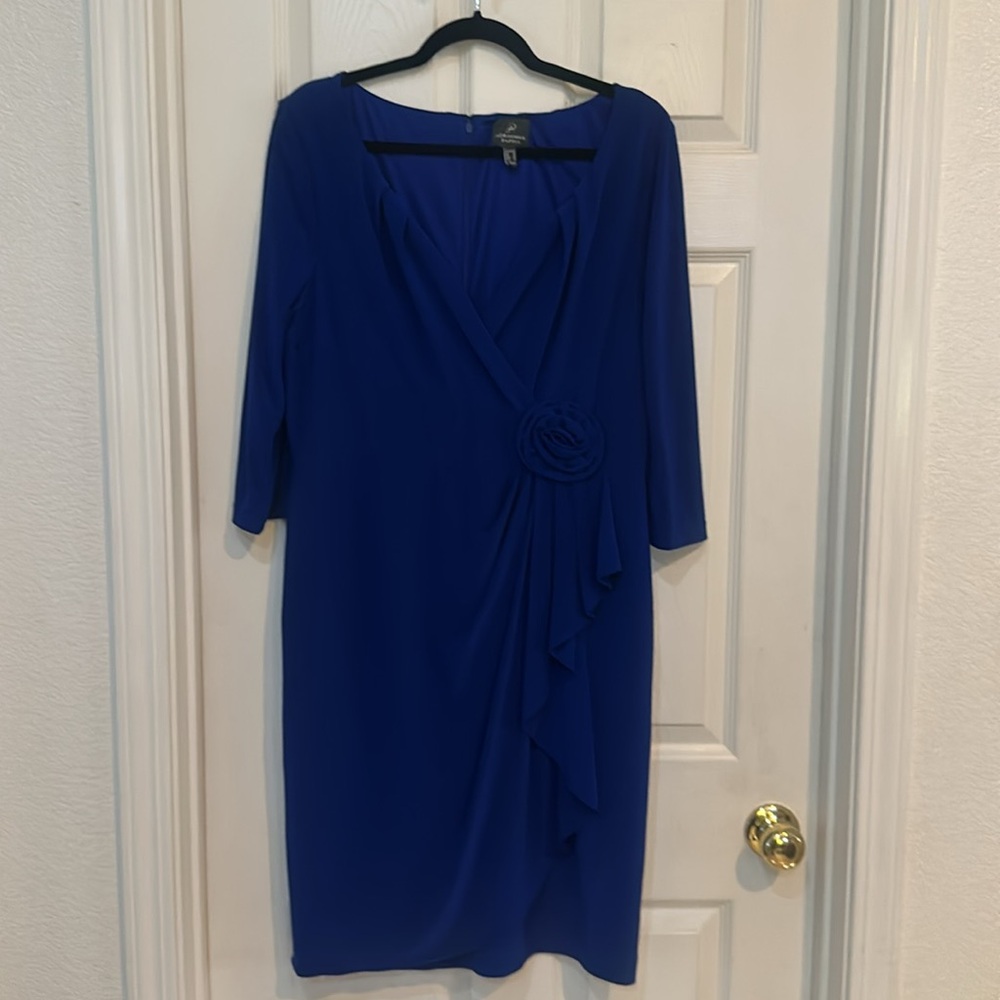 Adrianna Papell Dress - needs stitching fix - Size 16